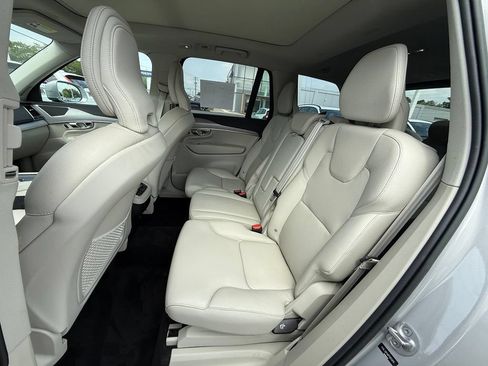 Used 2023 Volvo XC90 B5 Core w/ Climate Package AWD/4WD image 3