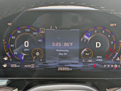 Used 2025 Chevrolet Tahoe Z71 AWD/4WD image 31