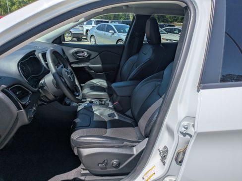 Used 2023 Jeep Cherokee Altitude Lux image 7