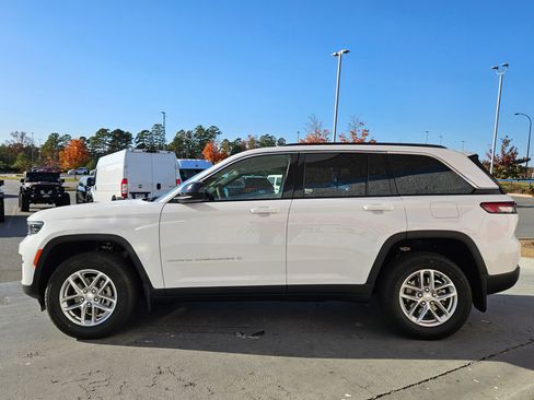 New 2025 Jeep Grand Cherokee 4WD image 4