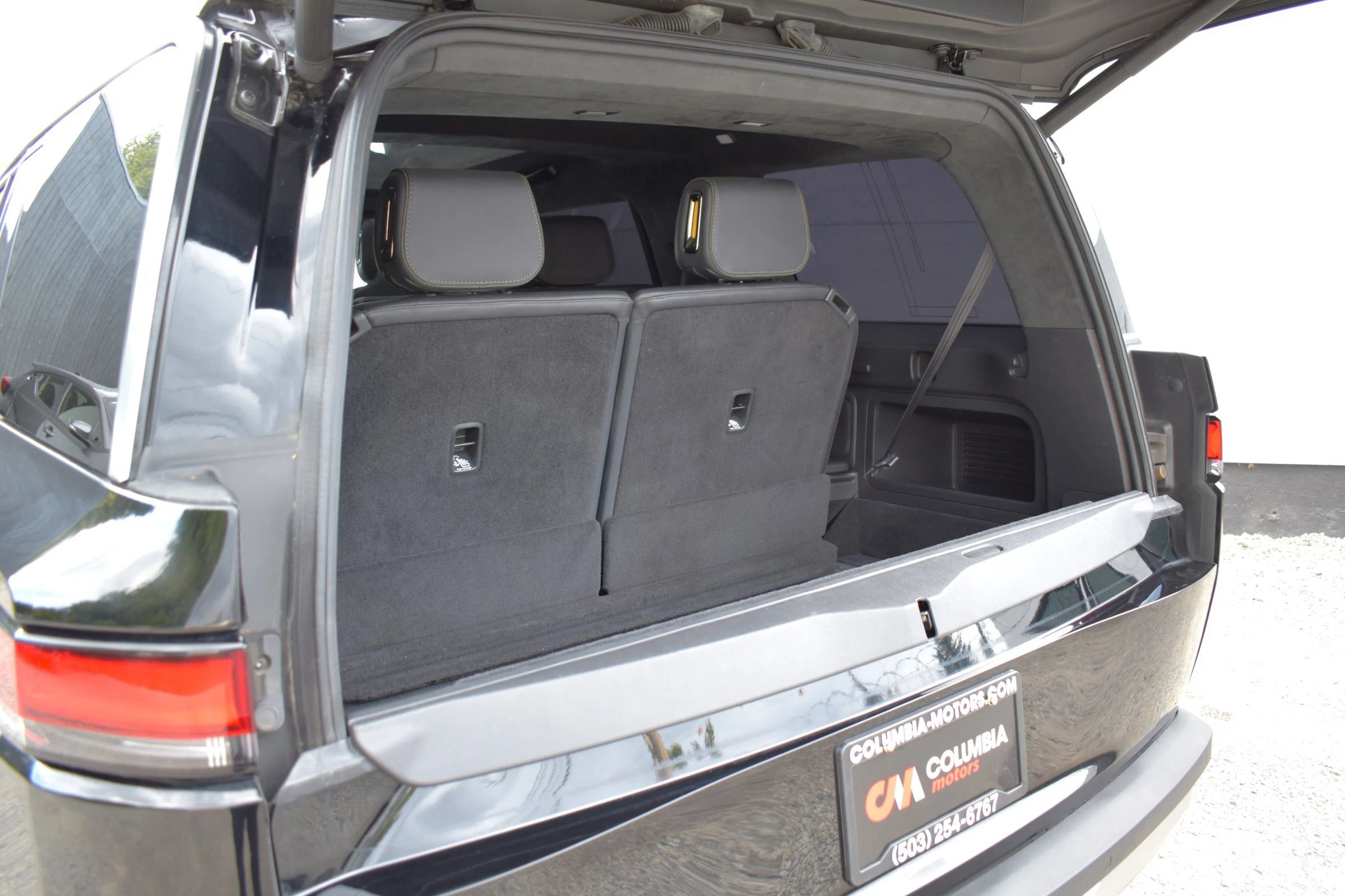 Used 2025 Rivian R1S Adventure Dual AWD/4WD image 34