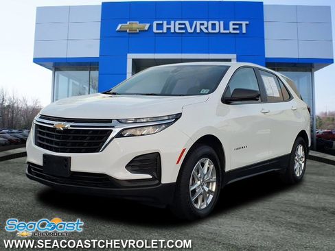 Certified 2022 Chevrolet Equinox LS w/ LS Convenience Package image 3