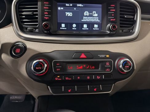 Used 2019 Kia Sorento EX image 18