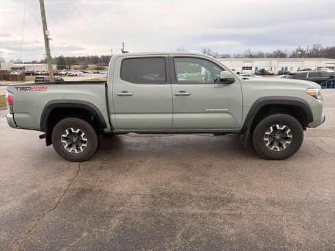Used 2023 Toyota Tacoma TRD Off-Road image 4