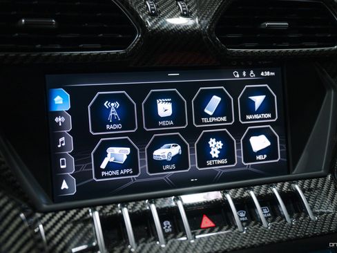 Used 2019 Lamborghini Urus image 40