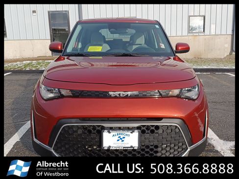 Used 2023 Kia Soul LX w/ LX Technology Package image 8