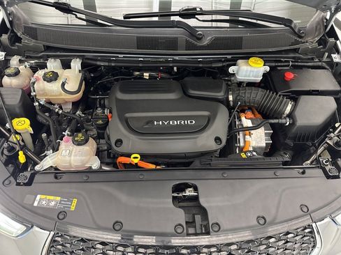 Used 2021 Chrysler Pacifica Touring-L image 57