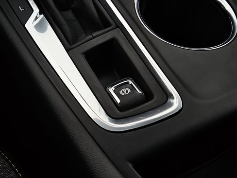 Used 2024 Chevrolet Equinox LT w/ LPO, Floor Liner Package image 25