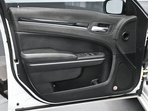 Used 2017 Chrysler 300 S image 22