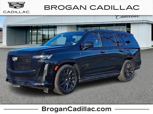 Used 2024 Cadillac Escalade Sport Platinum w/ LPO, ONYX Package image 1