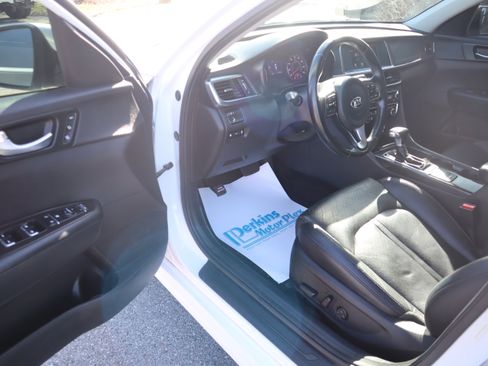 Used 2018 Kia Optima EX w/ Premium Package image 3