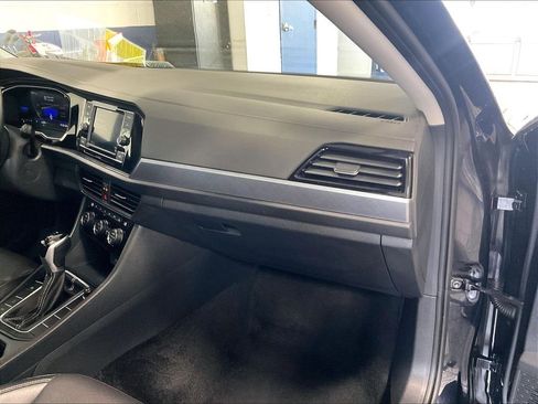 Certified 2024 Volkswagen Jetta SE FWD image 13