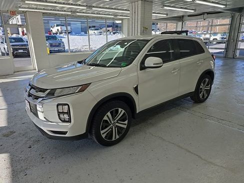 Used 2021 Mitsubishi Outlander Sport ES image 2