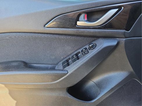 Used 2016 MAZDA MAZDA3 i Sport w/ Preferred Equipment Package image 13