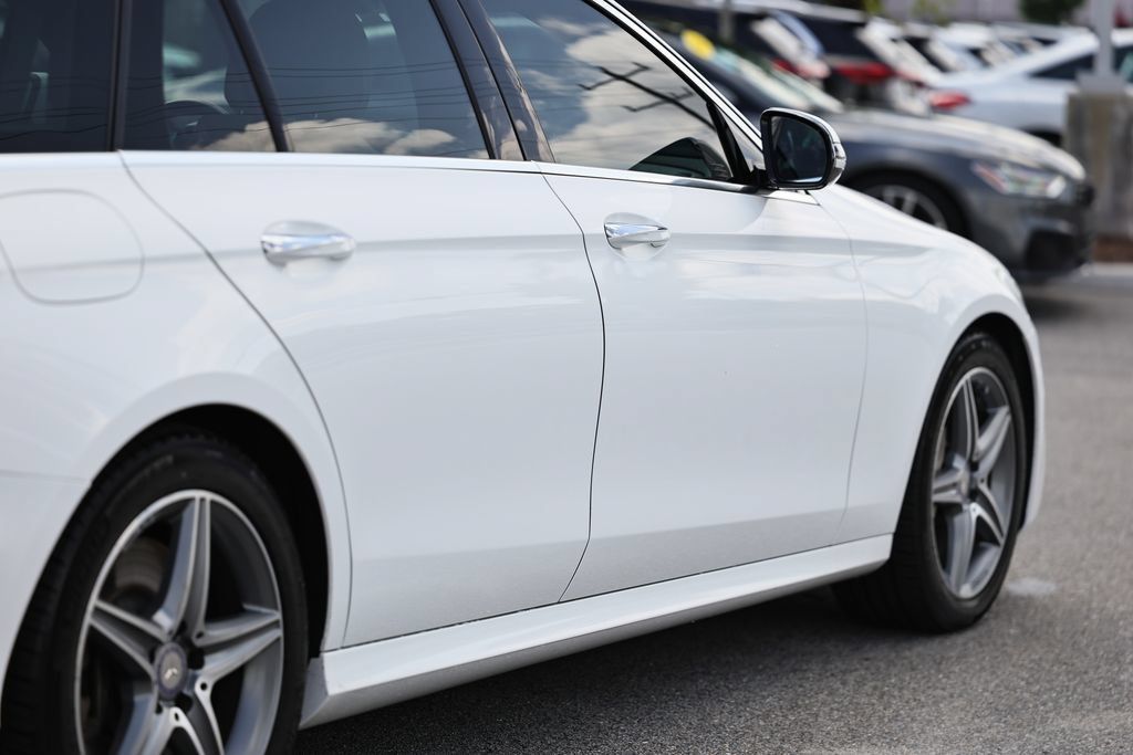 Used 2017 Mercedes-Benz E 400 4MATIC Wagon image 8