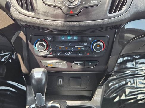 Used 2018 Ford Escape SE w/ SE Sport Appearance Package FWD image 23