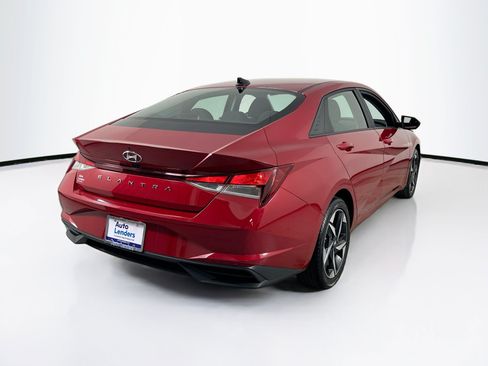 Used 2023 Hyundai Elantra SEL w/ Convenience Package FWD image 5
