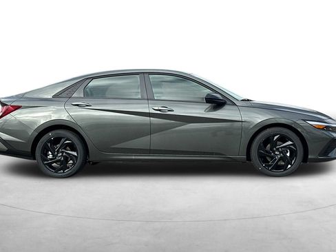 Used 2026 Hyundai Elantra Sport FWD image 9