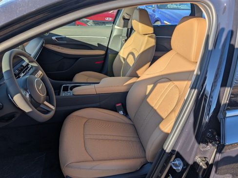 New 2025 Hyundai Sonata Limited image 4