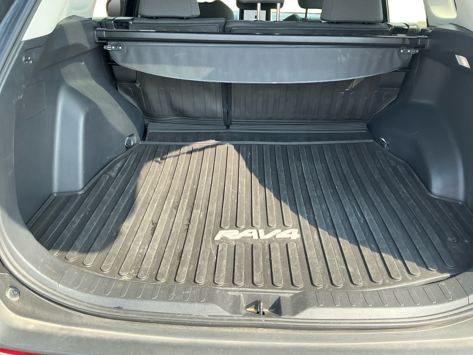 Used 2023 Toyota RAV4 XLE AWD/4WD image 20