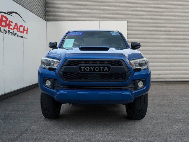 Used 2018 Toyota Tacoma TRD Sport AWD/4WD image 9