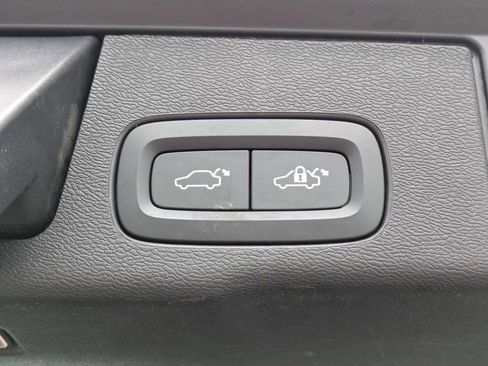 Certified 2023 Volvo XC60 B5 Ultimate AWD/4WD image 15