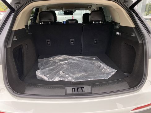 Used 2025 Lincoln Corsair AWD image 10