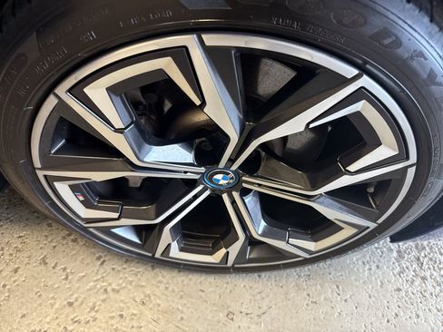 Used 2022 BMW i4 eDrive40 w/ M Sport Package RWD image 35