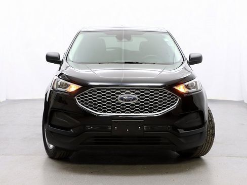 Used 2024 Ford Edge SE image 5