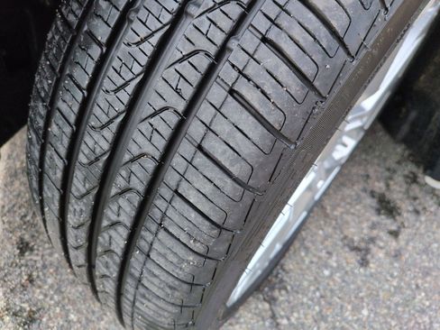 Used 2025 BMW 330i 330i w/ Convenience Package image 12