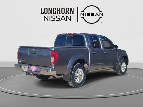 Used 2021 Nissan Frontier SV image 3