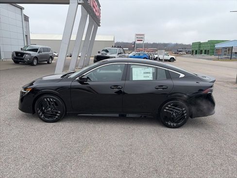 New 2026 Nissan Sentra SR w/ SR Premium Package image 3