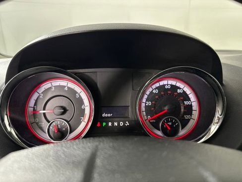 Used 2014 RAM C/V Tradesman image 17