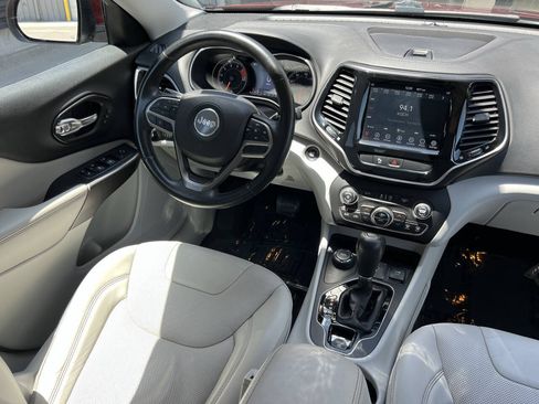 Used 2019 Jeep Cherokee Limited AWD/4WD image 23