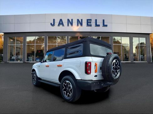 Used 2023 Ford Bronco Outer Banks image 7