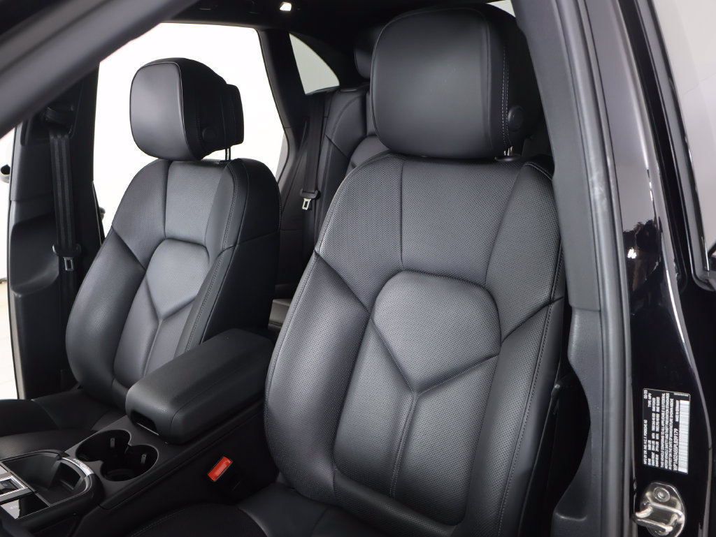 Certified 2023 Porsche Macan S AWD/4WD image 13