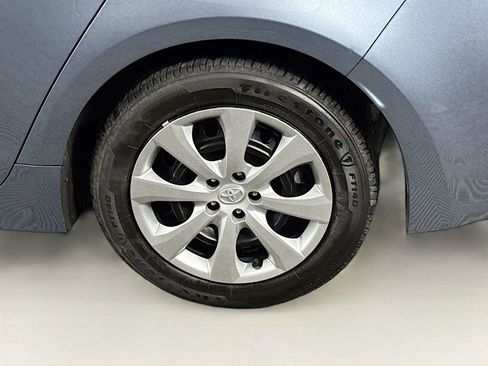 Certified 2025 Toyota Corolla LE image 9