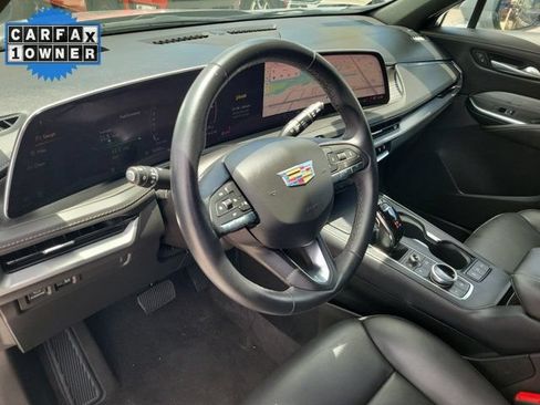 Used 2025 Cadillac XT4 Premium Luxury FWD image 18