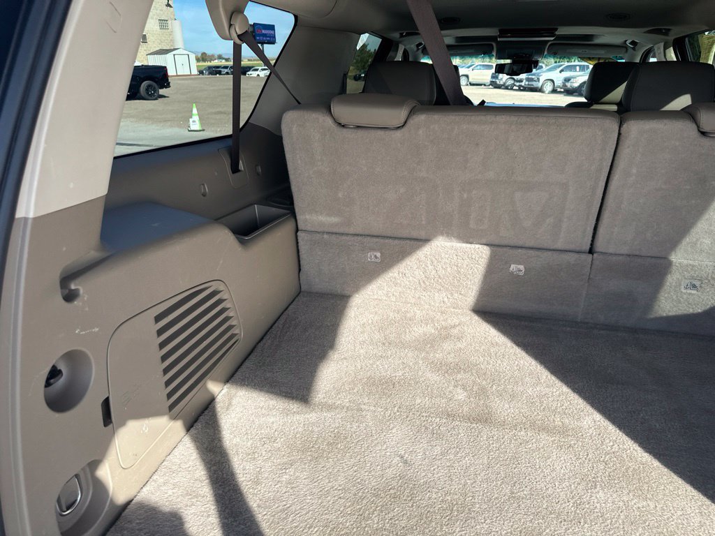 Used 2019 Chevrolet Suburban Premier AWD/4WD image 28