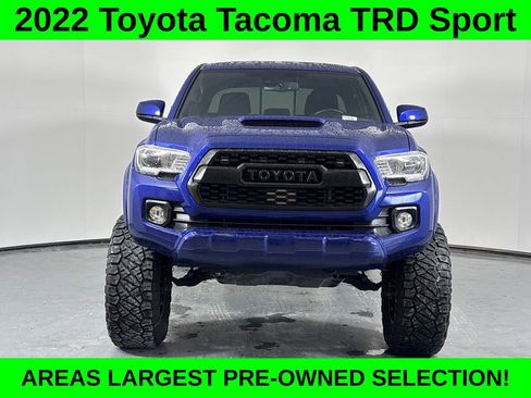 Used 2022 Toyota Tacoma TRD Sport w/ Technology Package RWD image 2