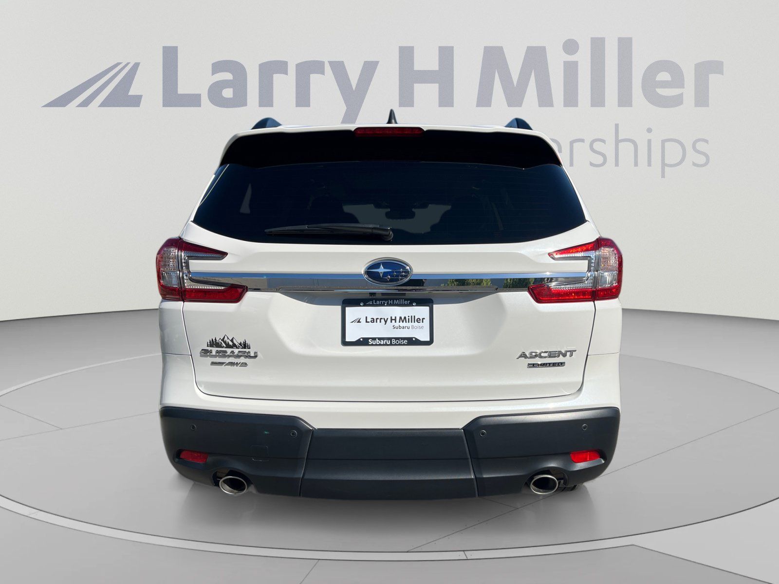 Used 2025 Subaru Ascent Limited AWD/4WD image 4