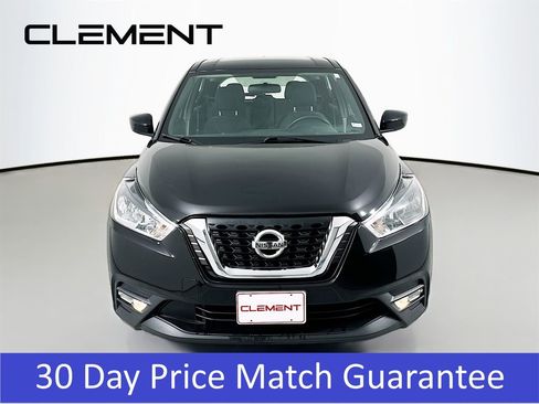 Used 2019 Nissan Kicks SV image 2