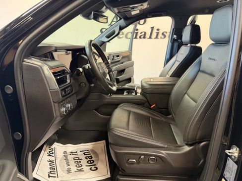 Used 2025 GMC Yukon Denali AWD/4WD image 11