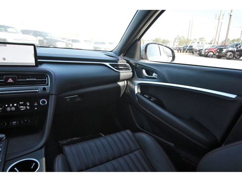 Used 2025 Genesis G70 2.5T w/ Sport Prestige Package image 13