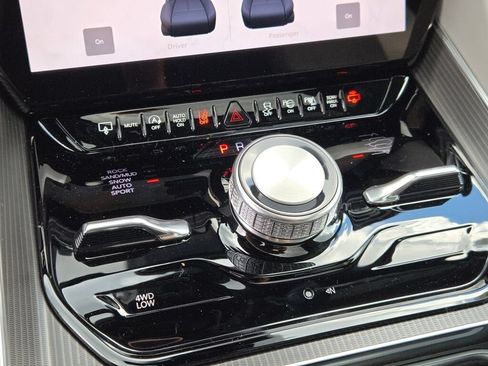 New 2026 Jeep Grand Wagoneer Summit AWD/4WD image 27