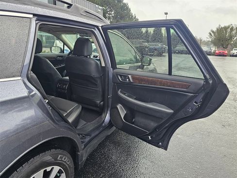 Used 2016 Subaru Outback 2.5i Limited image 12