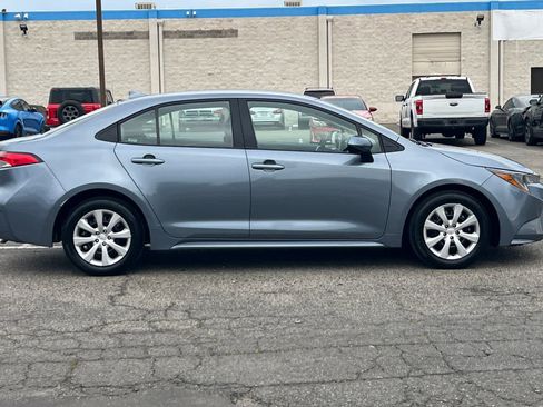 Used 2025 Toyota Corolla LE image 9