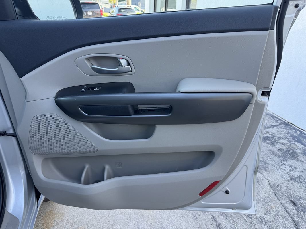 Used 2020 Kia Sedona LX FWD image 24
