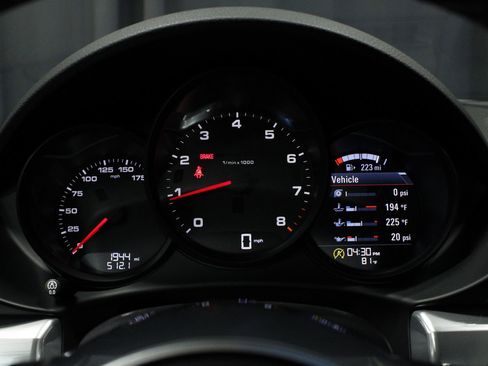 Used 2023 Porsche 718 Cayman RWD image 12