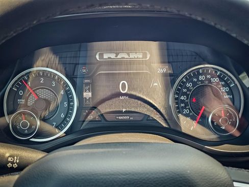 Used 2025 RAM 1500 Big Horn AWD/4WD image 17